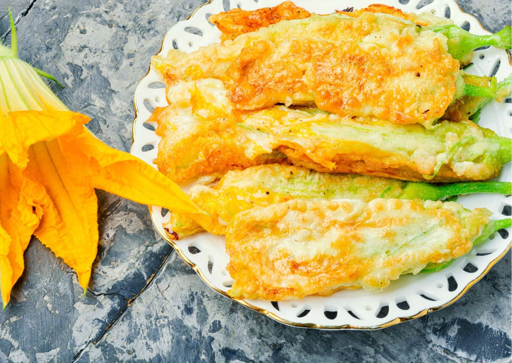 Fiori di zucca con patella con acqua frizzante | Acqua Sorgesana