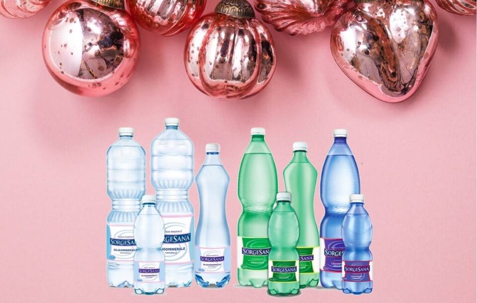 realizza dubbi natalizi con bottiglie di plastica |Acqua Sorgesana