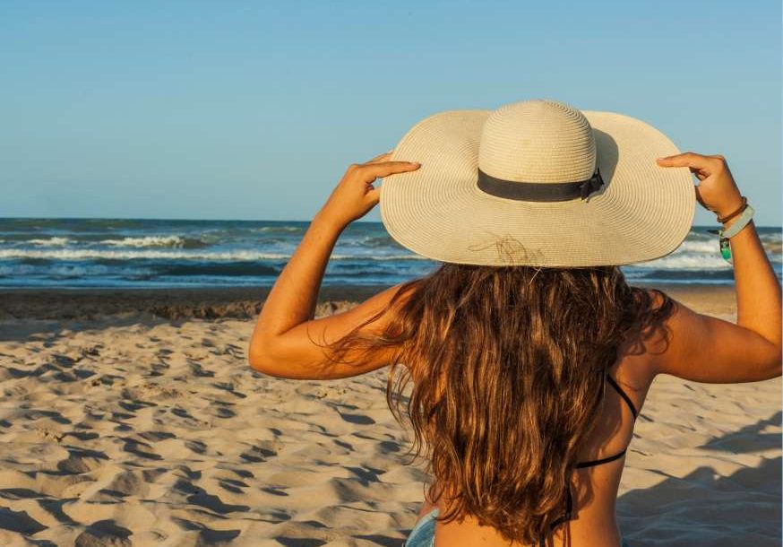 Mantenere i capelli idratati d'estate | Acqua oligominerale Sorgesana