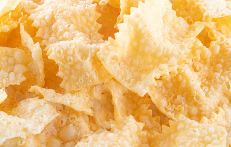 Chiacchere, sfrappole e bugie, dolci di Carnevale | Acqua oligominerale Sorgesana