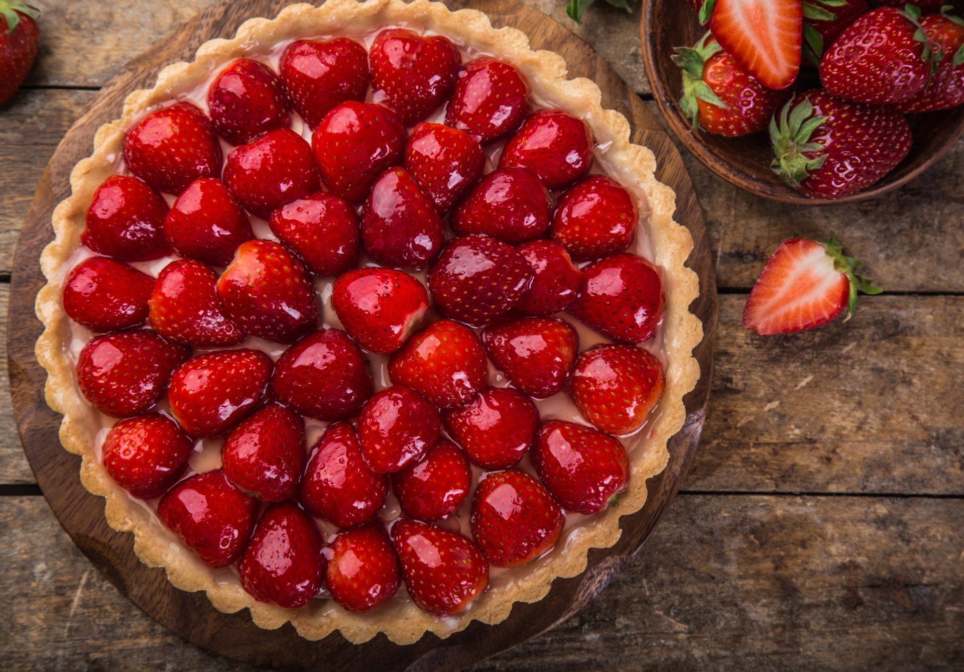 crostata di fragole con pasta frolla all'acqua