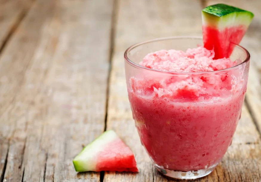 Granita morbida alla frutta , adatta a tutta la famiglia | Acqua oligominerale Sorgesana